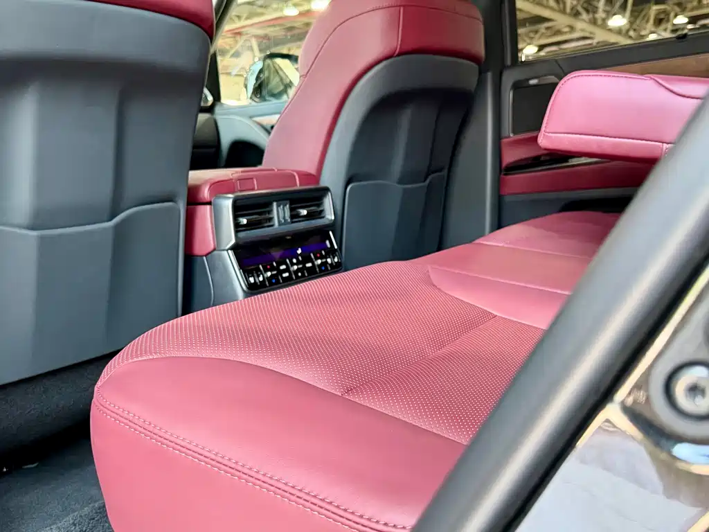 Lexus LX — фото 28
