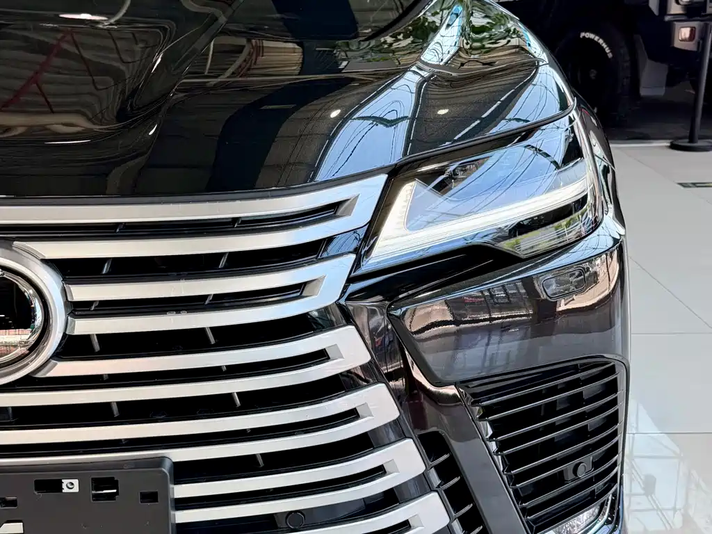 Lexus LX — фото 4