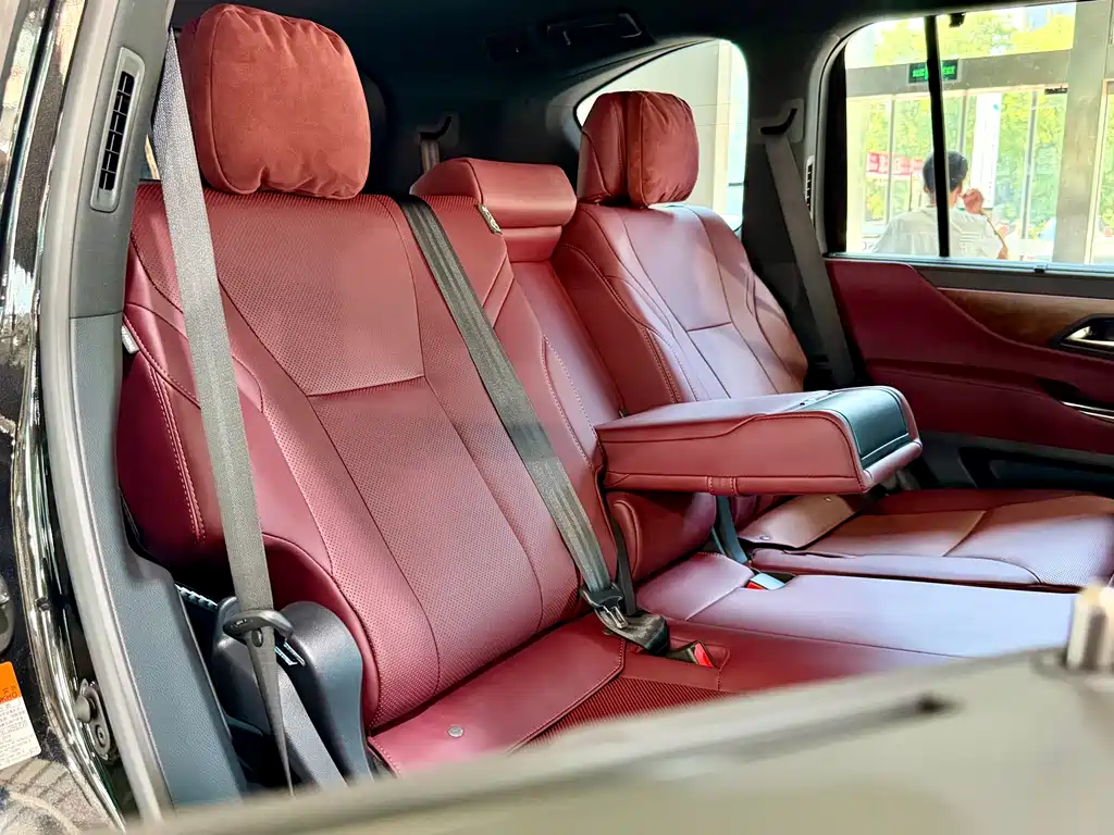 Lexus LX — фото 32