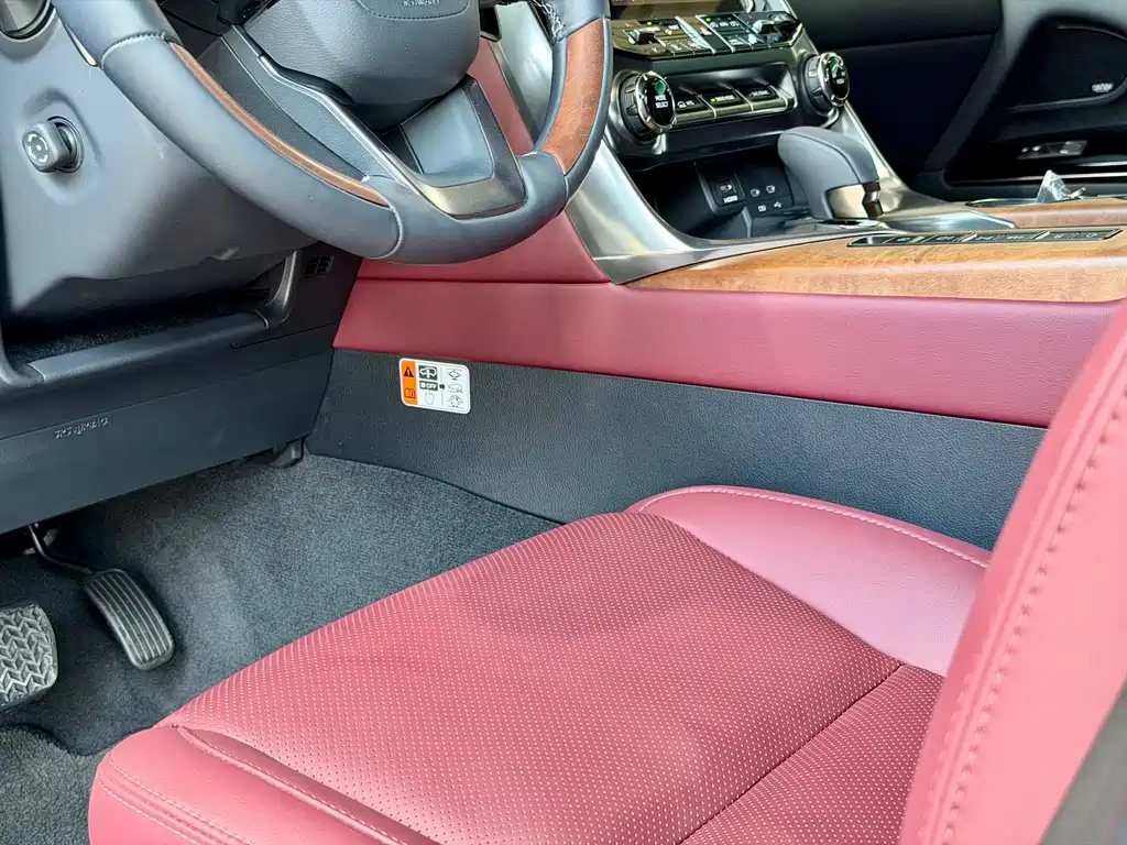 Lexus LX — фото 7