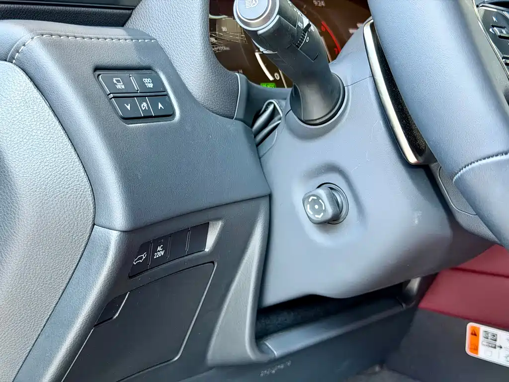 Lexus LX — фото 8