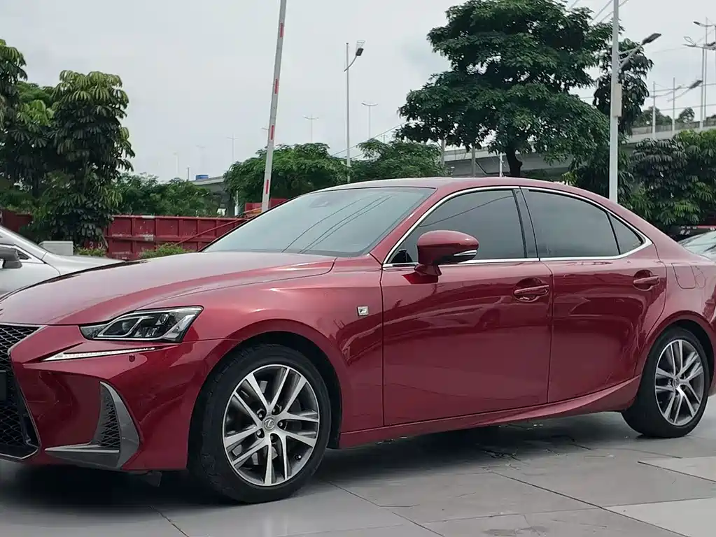 Lexus IS — фото 2