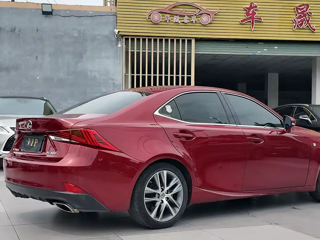 Lexus IS — фото 11