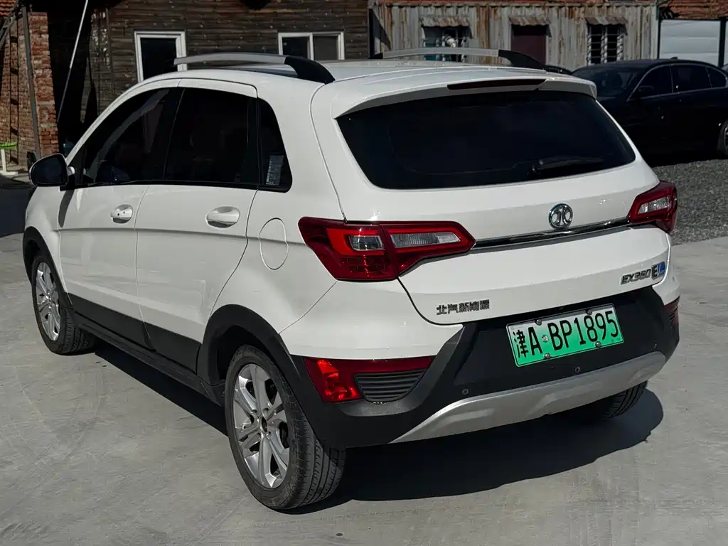 BAIC New Energy EX — фото 5