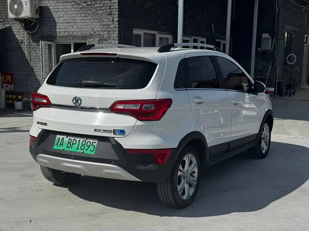 BAIC New Energy EX — фото 6