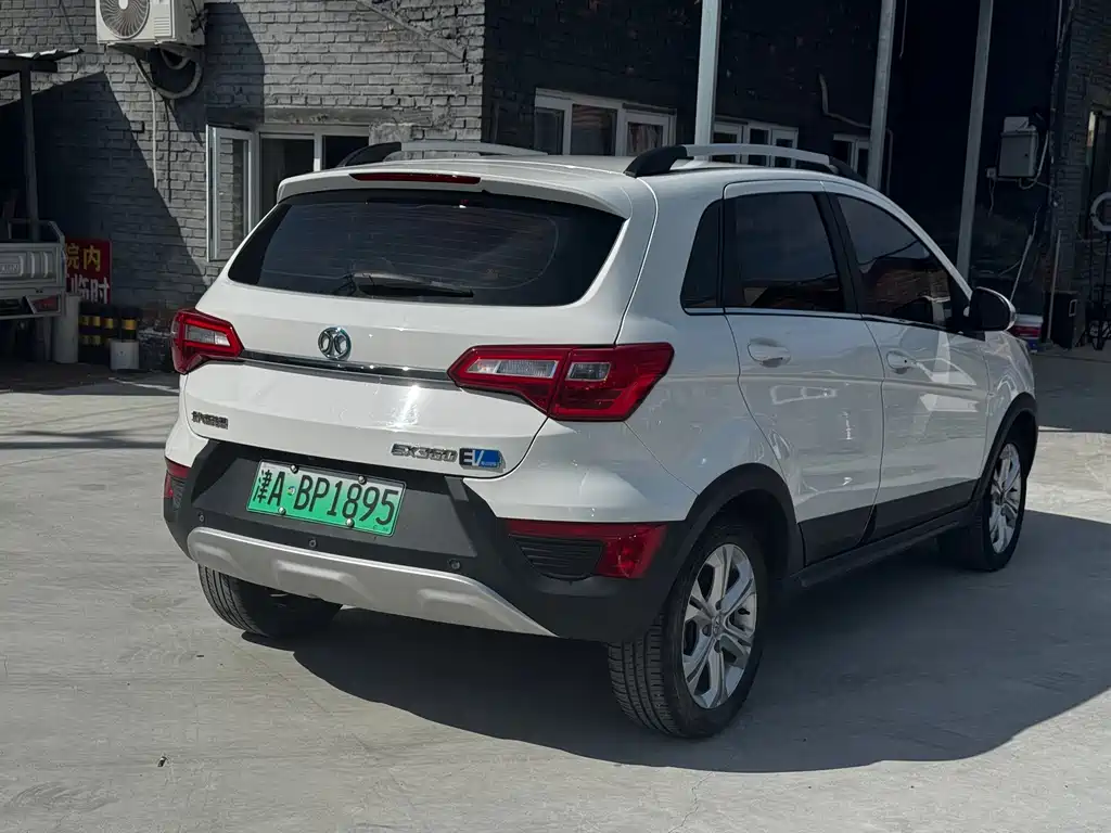 BAIC New Energy EX — фото 7