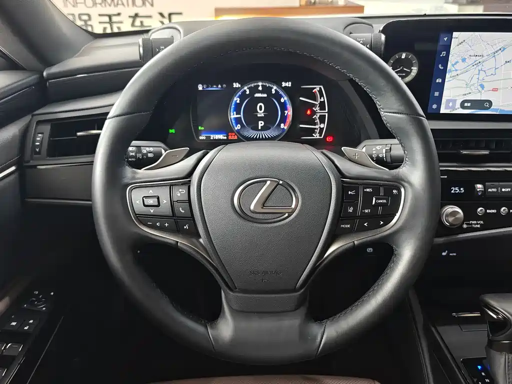 Lexus ES — фото 9