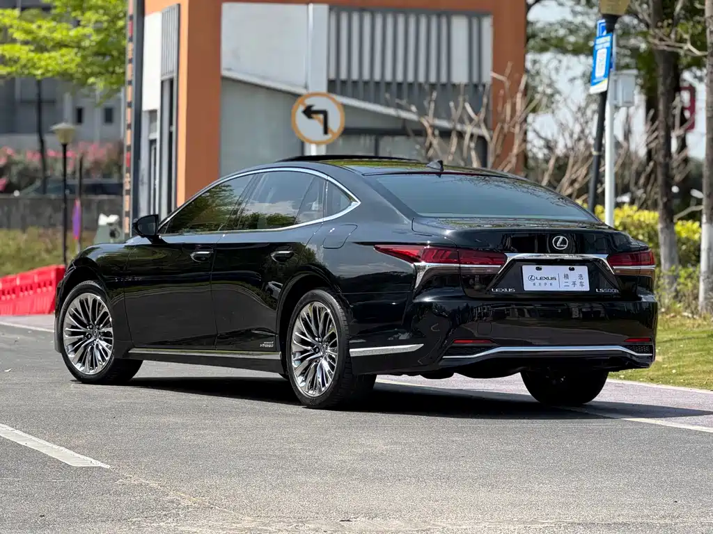 Lexus LS — фото 4