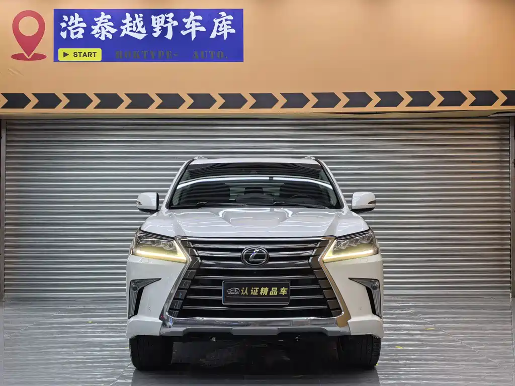 Lexus LX — фото 2