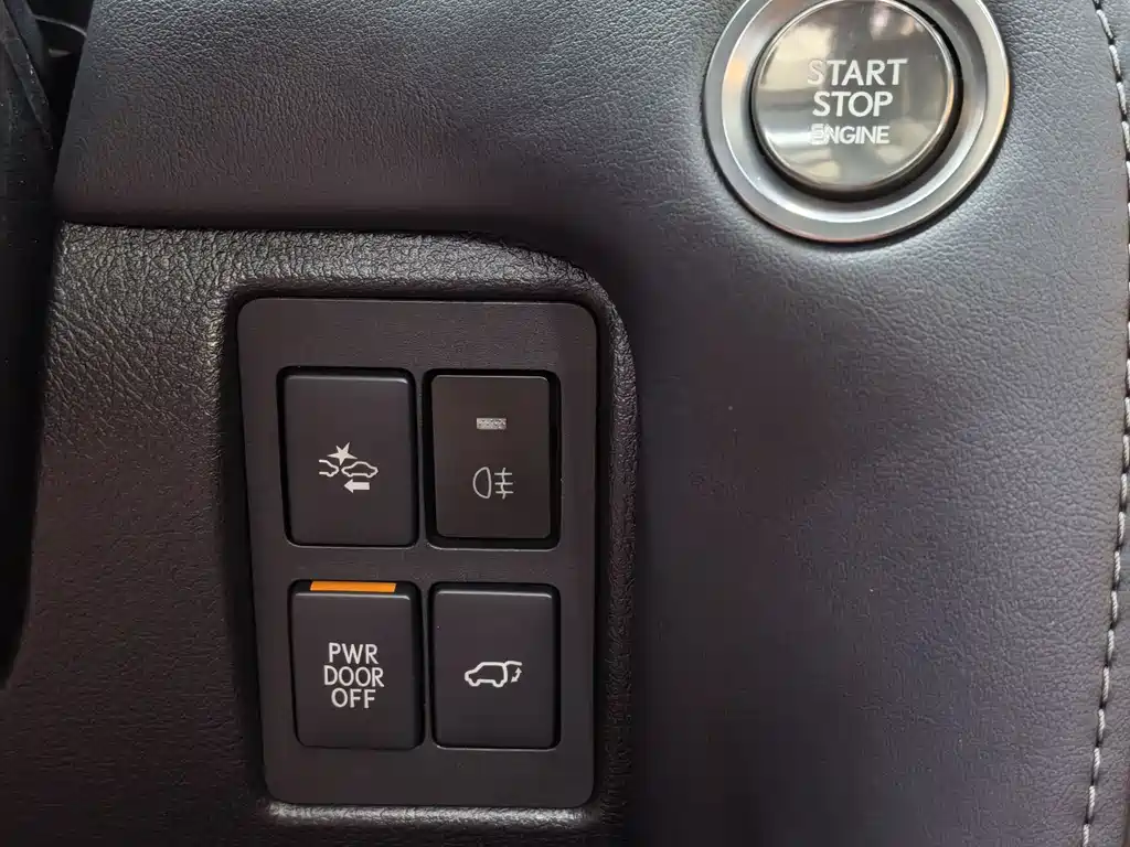 Lexus LX — фото 21