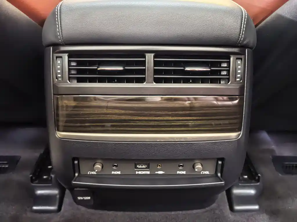 Lexus LX — фото 22
