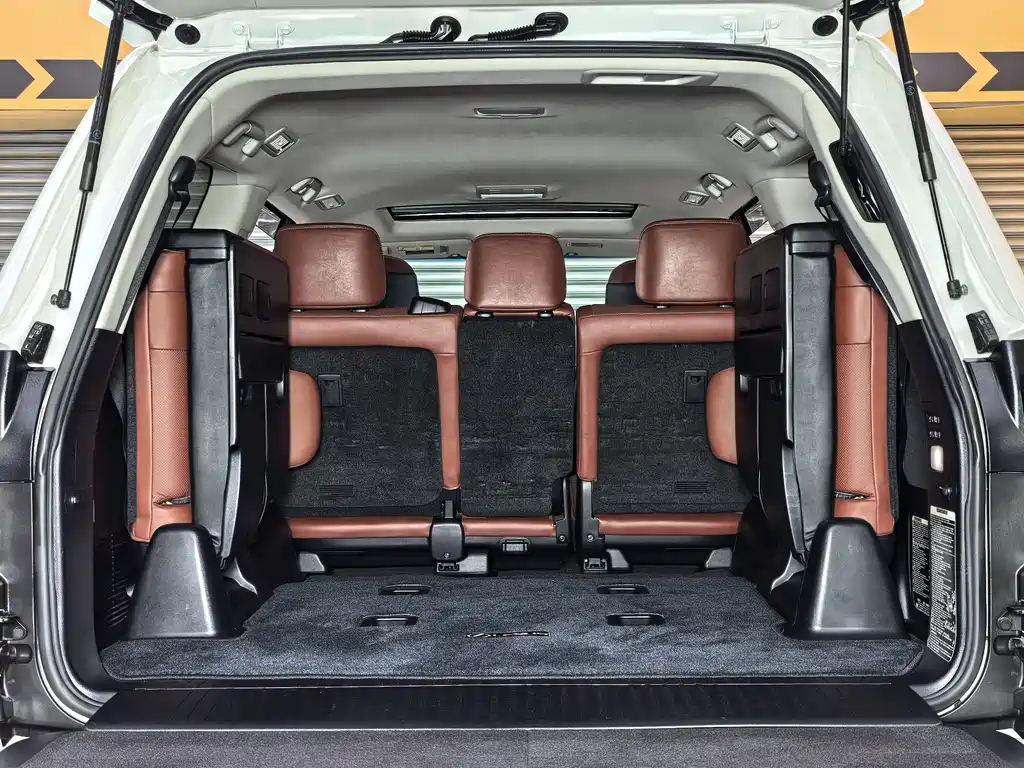 Lexus LX — фото 23