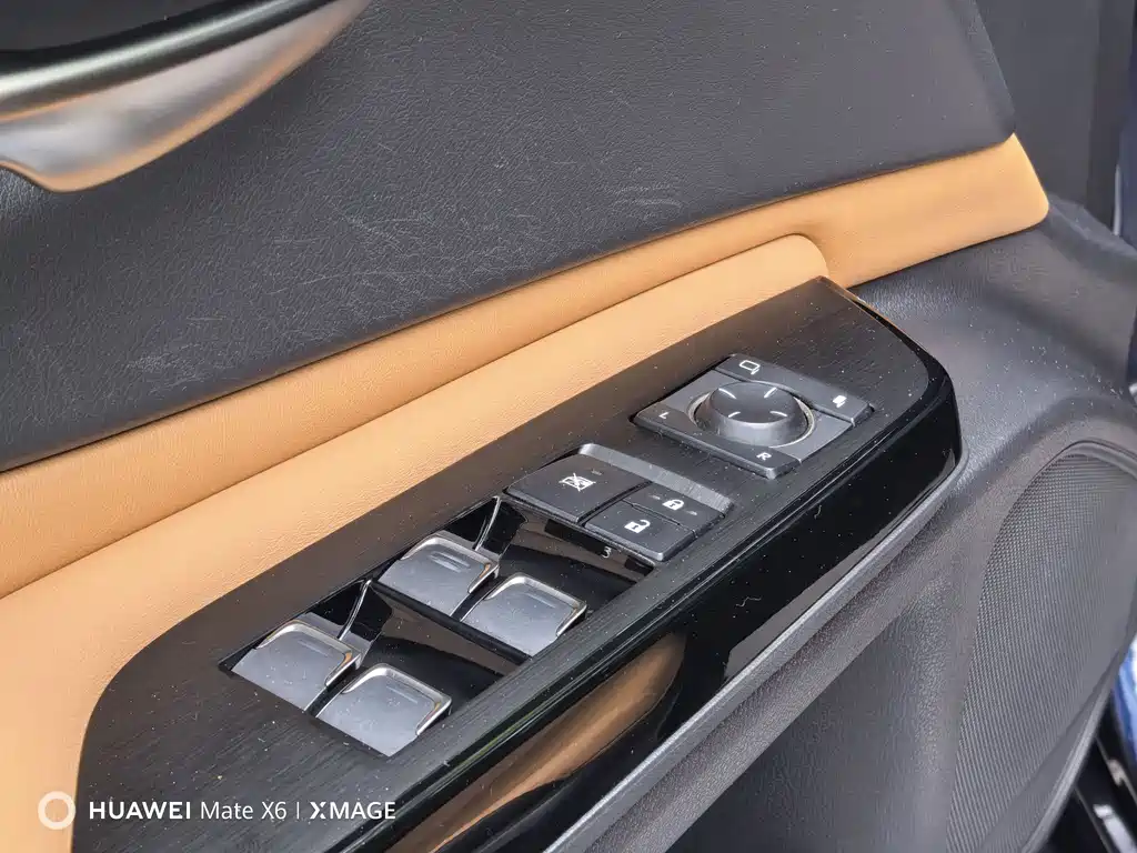 Lexus ES — фото 19