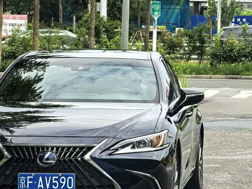 Lexus ES — фото 9