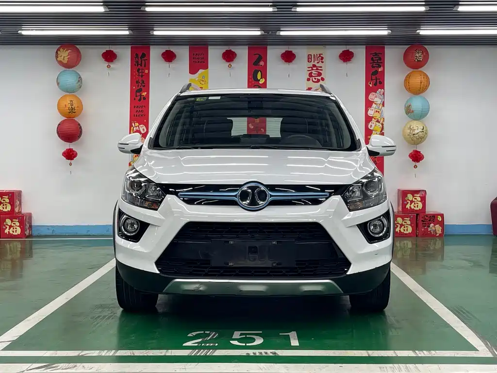 BAIC New Energy EX — фото 2