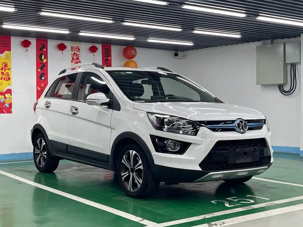 BAIC New Energy EX — фото 3