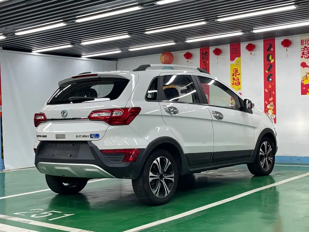 BAIC New Energy EX — фото 5