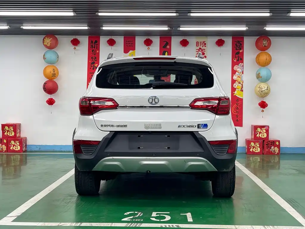 BAIC New Energy EX — фото 6