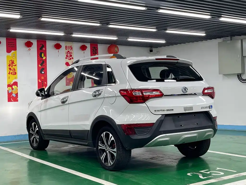BAIC New Energy EX — фото 7
