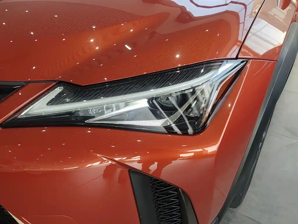 Lexus UX — фото 24