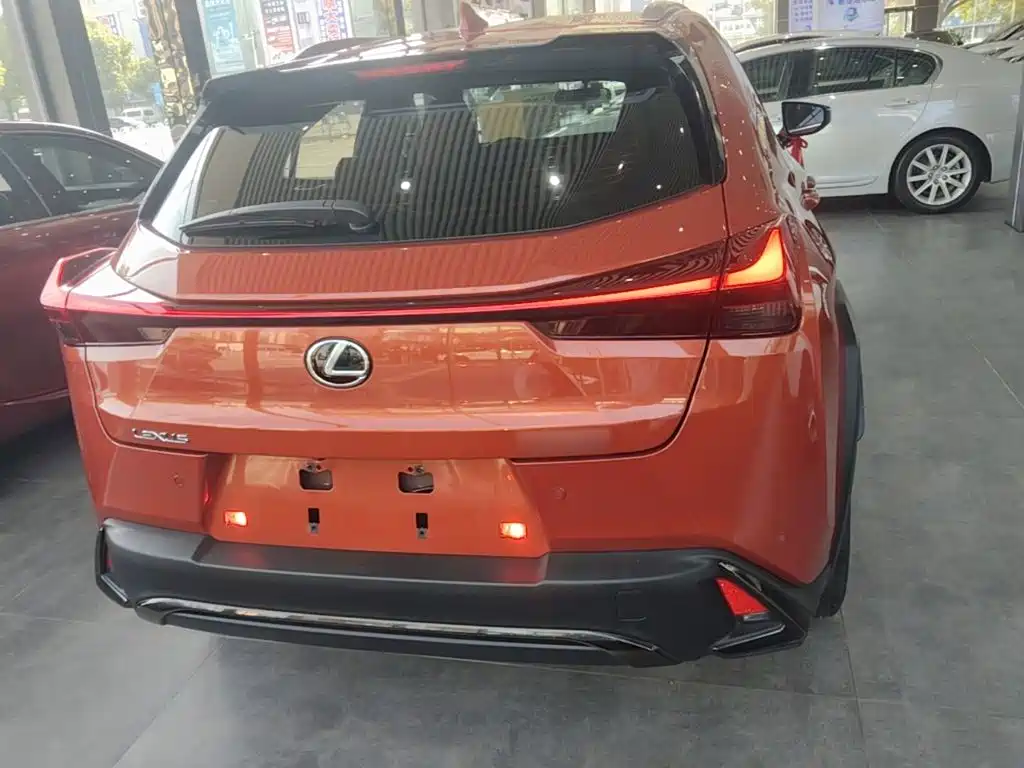 Lexus UX — фото 6