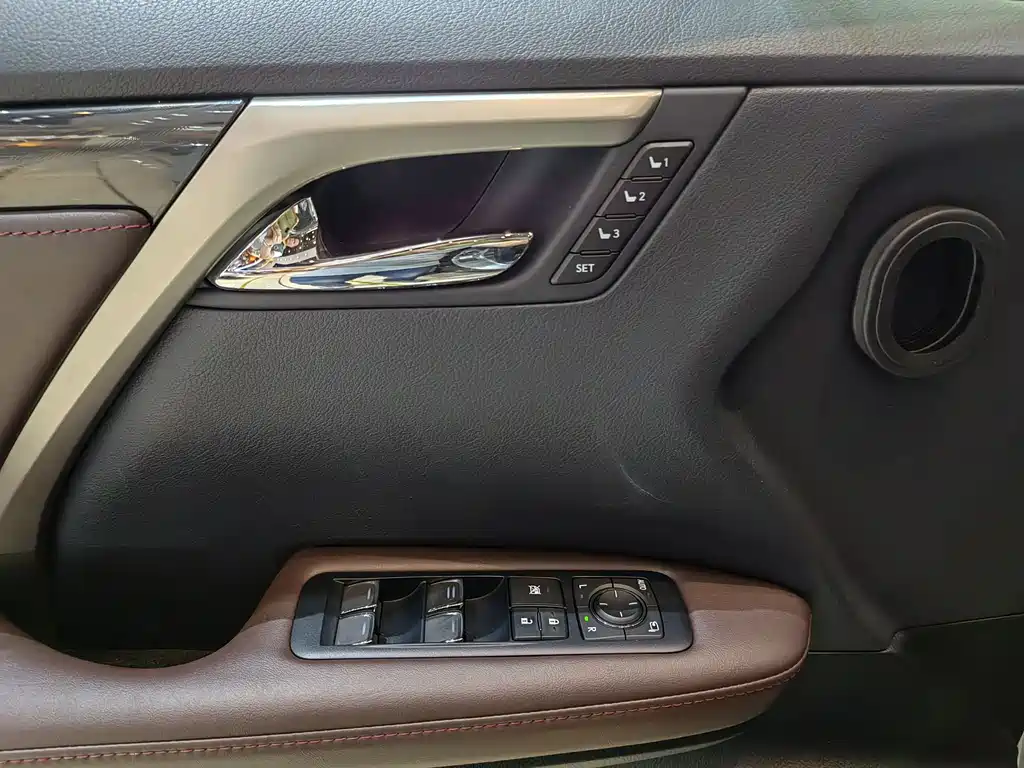 Lexus RX — фото 9
