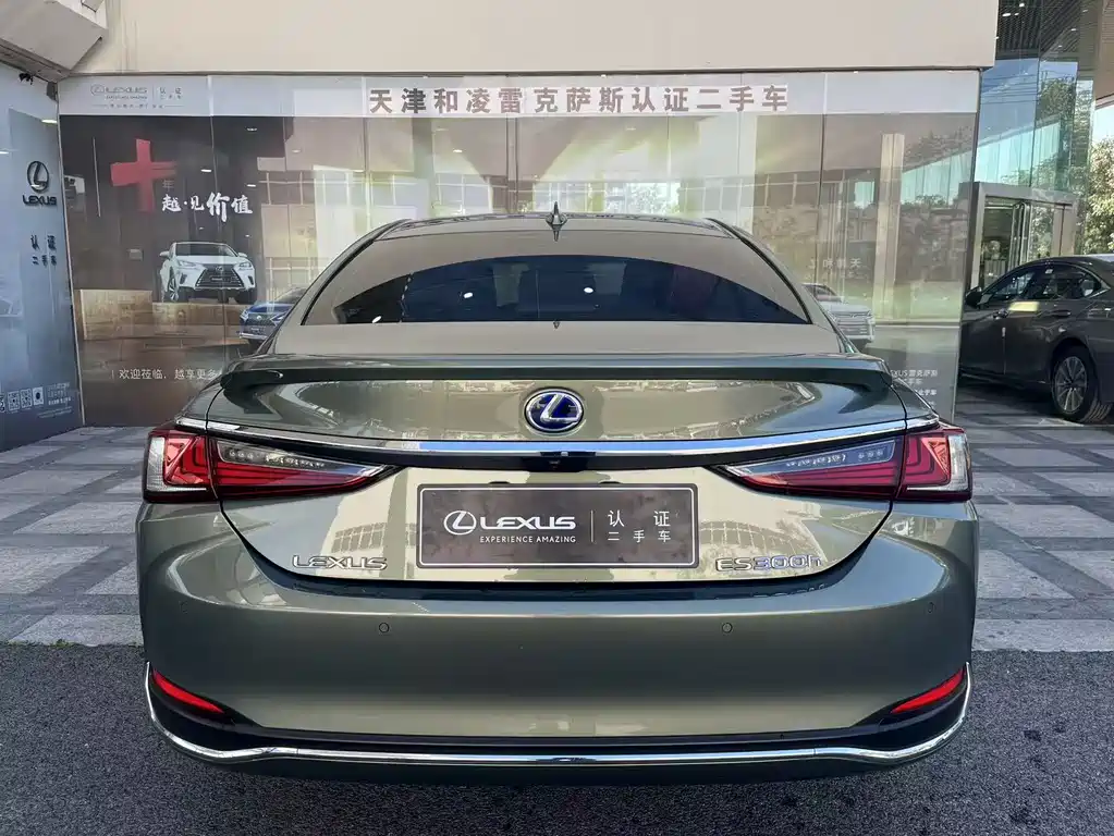 Lexus ES — фото 5