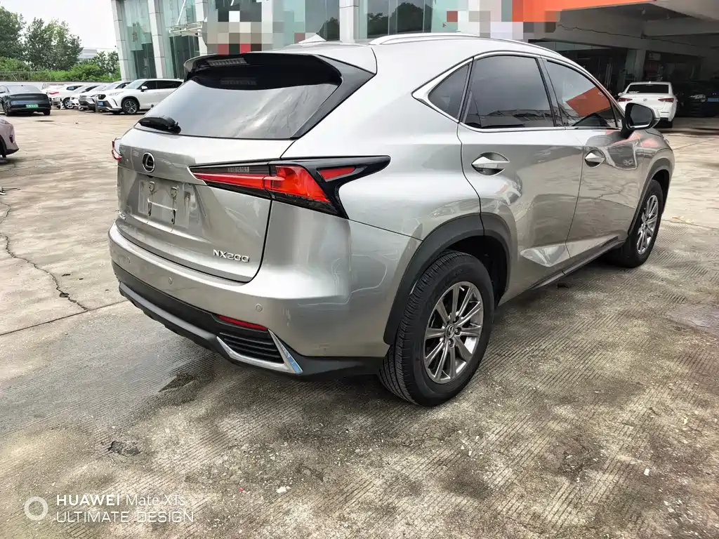 Lexus NX — фото 5