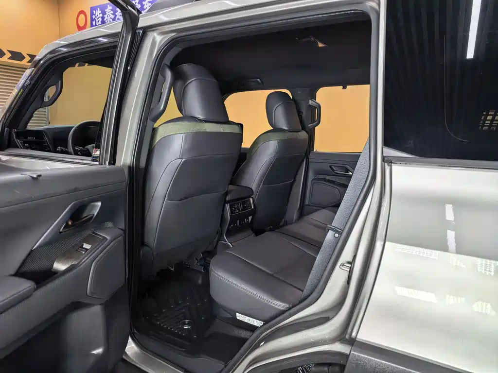 Lexus GX — фото 11