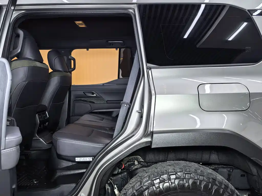 Lexus GX — фото 10