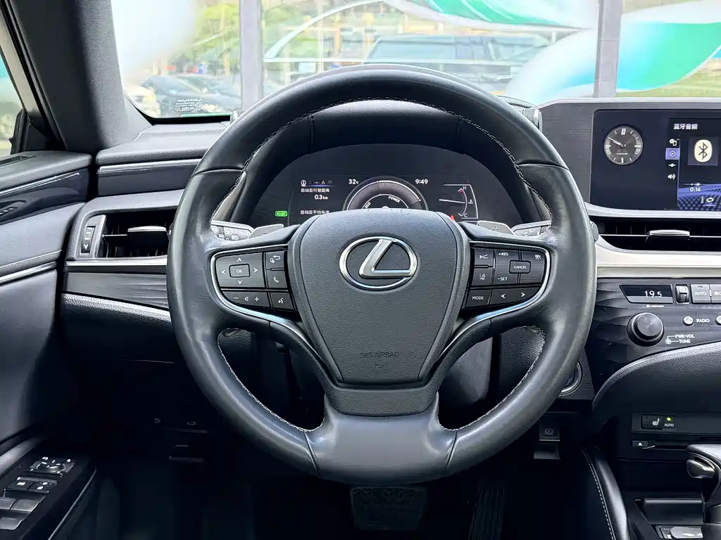 Lexus ES — фото 10