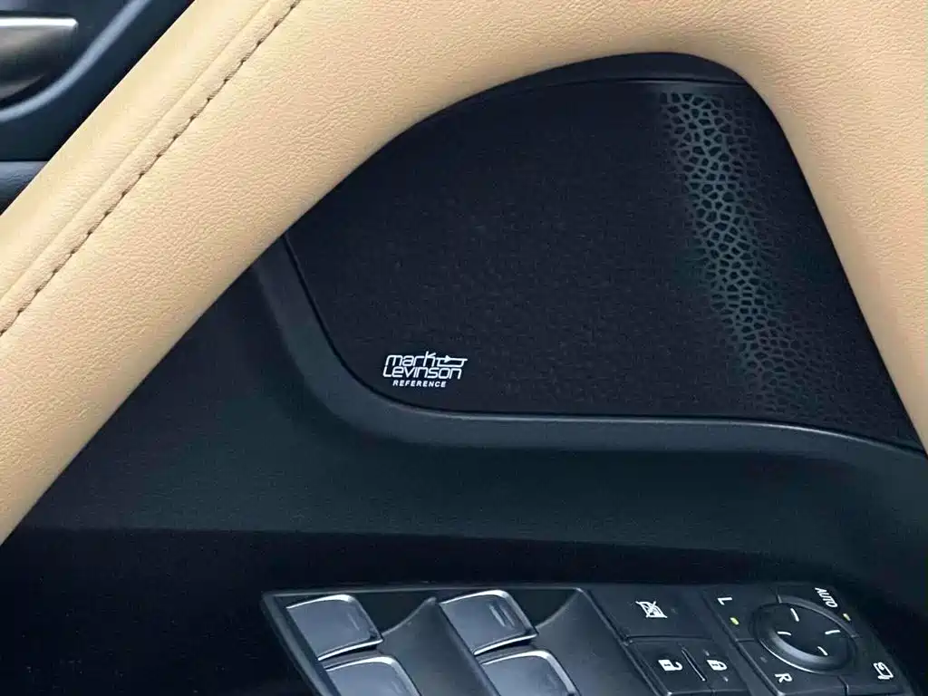 Lexus LX — фото 13