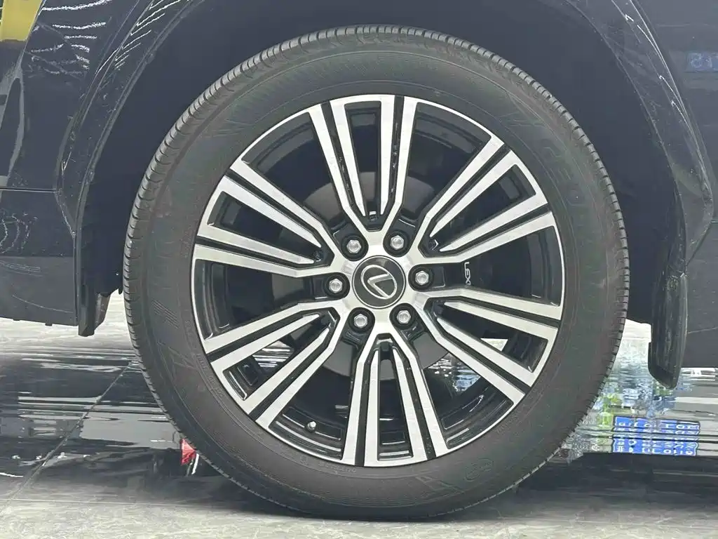 Lexus LX — фото 4