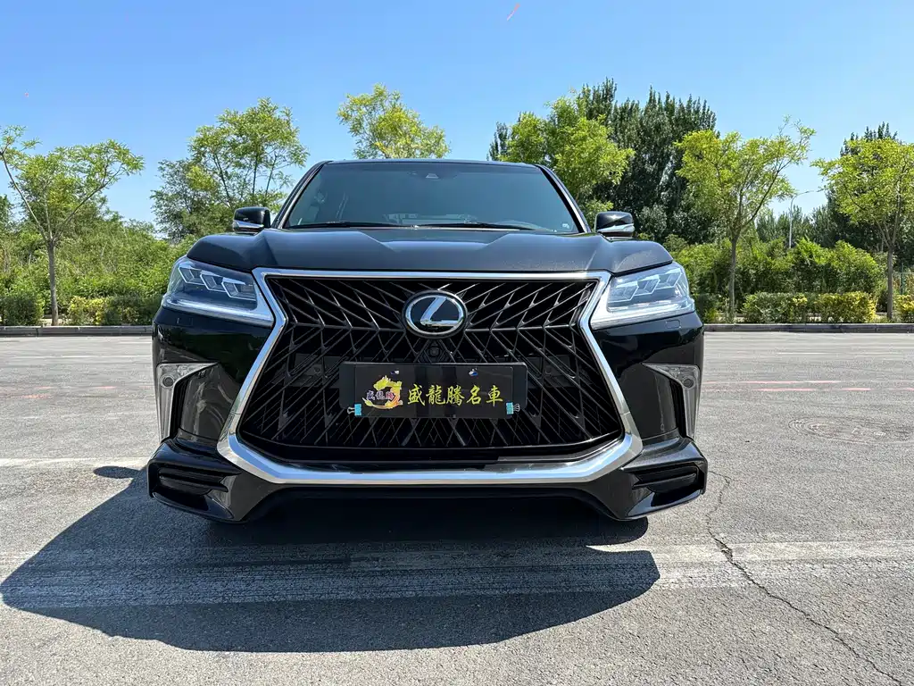 Lexus LX — фото 2