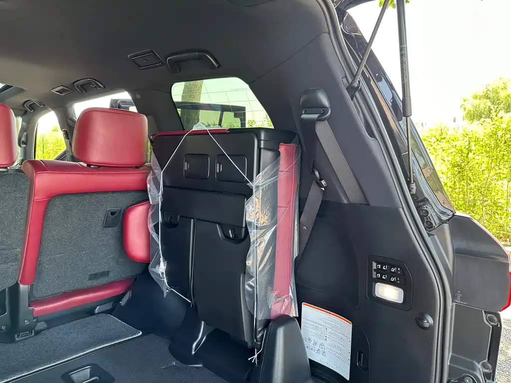 Lexus LX — фото 18