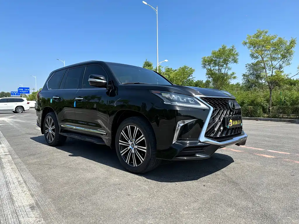 Lexus LX — фото 3