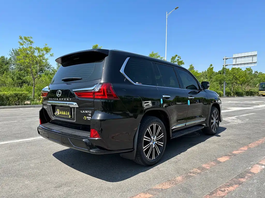Lexus LX — фото 4