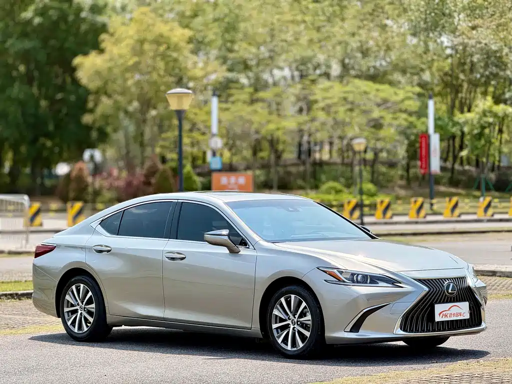 Lexus ES — фото 3