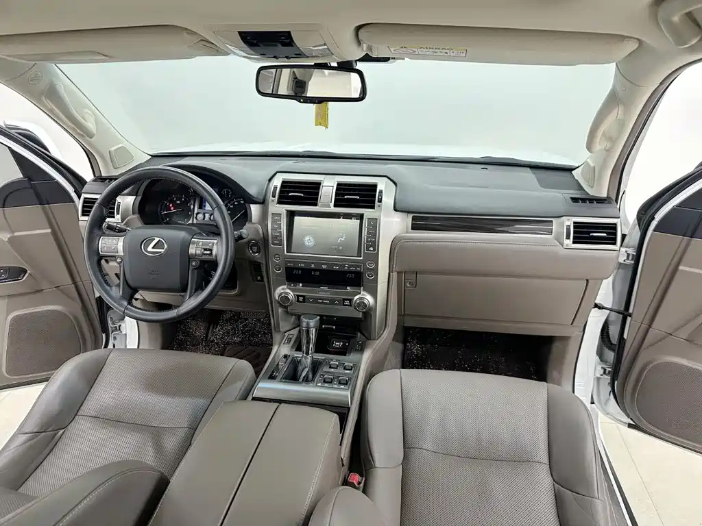 Lexus GX — фото 11