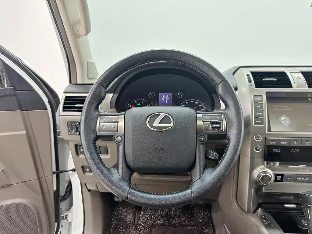 Lexus GX — фото 14