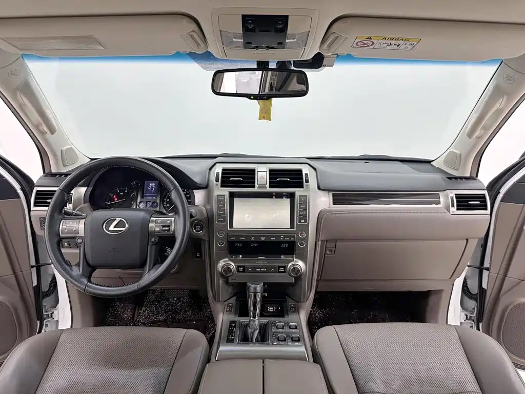Lexus GX — фото 10
