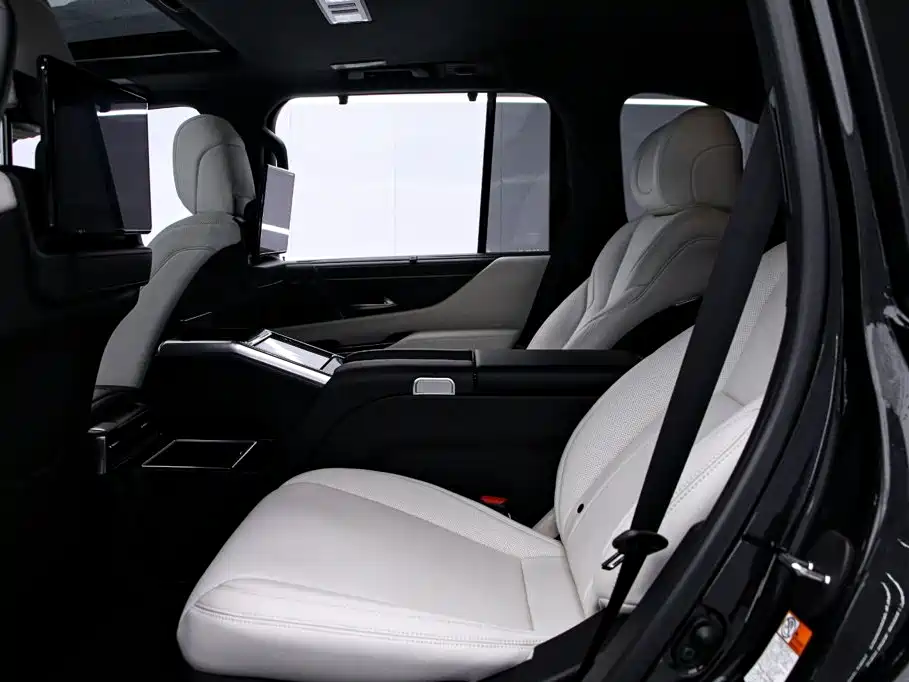 Lexus LX — фото 15