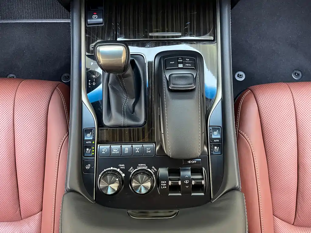 Lexus LX — фото 18