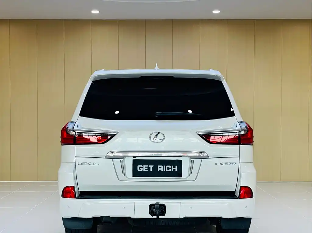 Lexus LX — фото 8