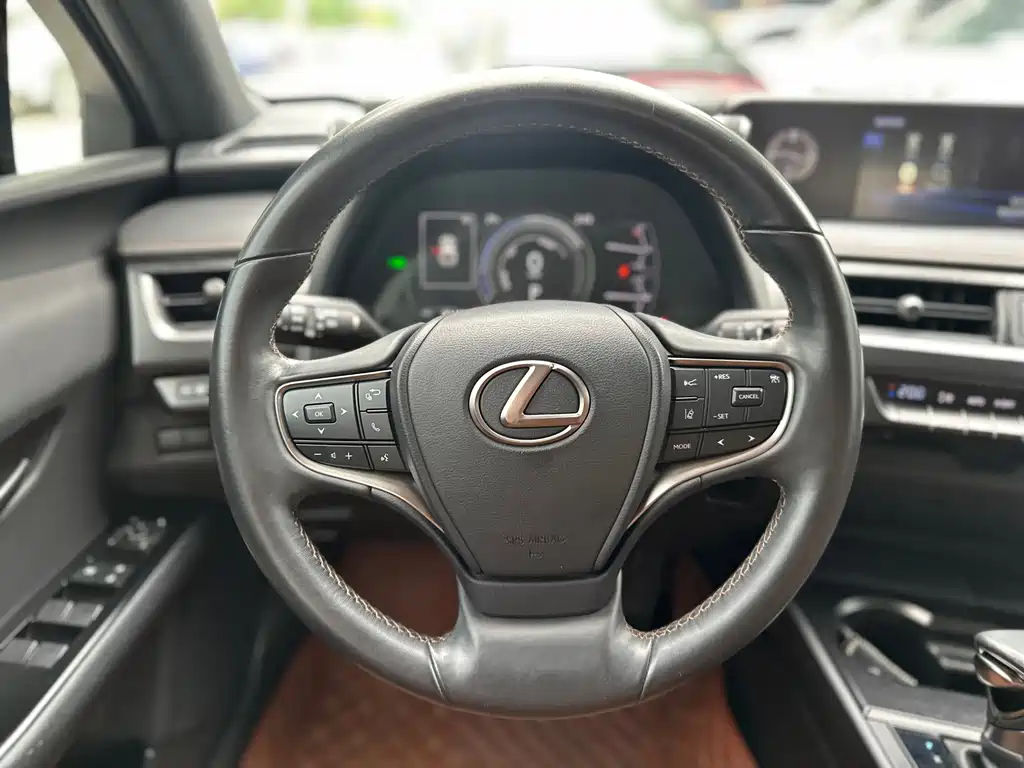 Lexus UX — фото 9
