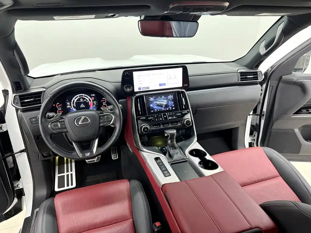 Lexus LX — фото 13