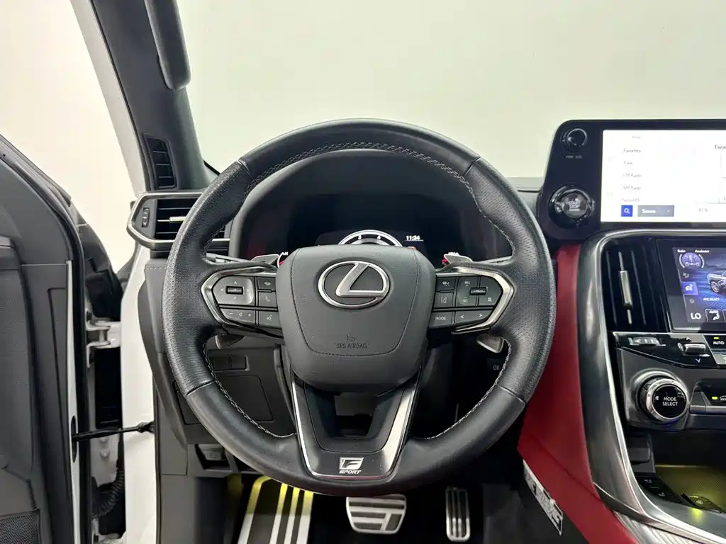 Lexus LX — фото 15