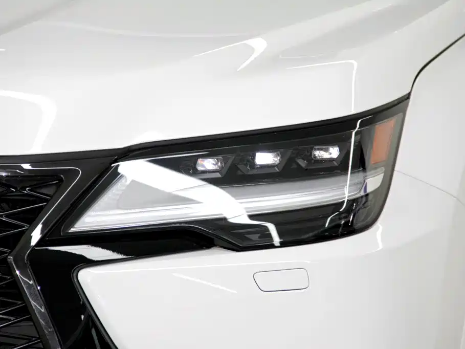 Lexus LX — фото 31