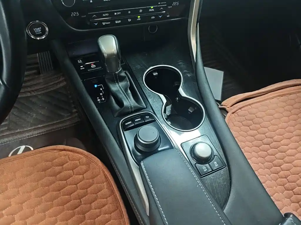 Lexus RX — фото 14