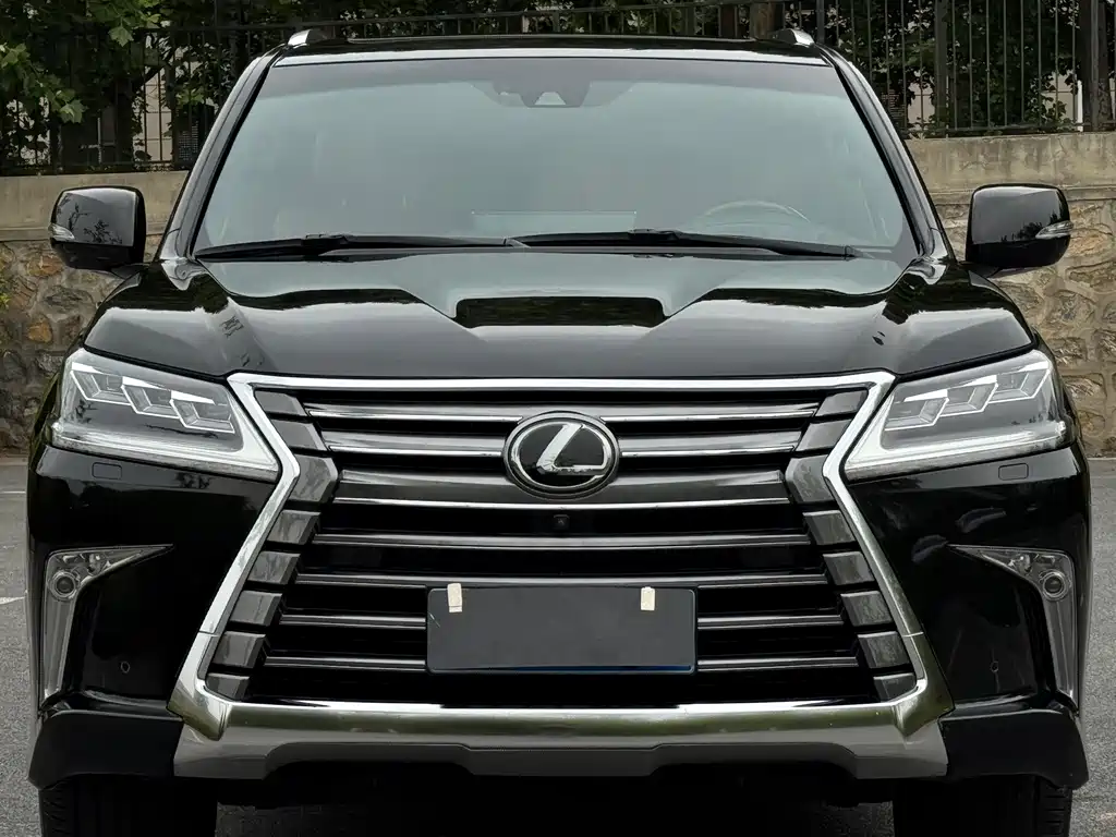 Lexus LX — фото 2